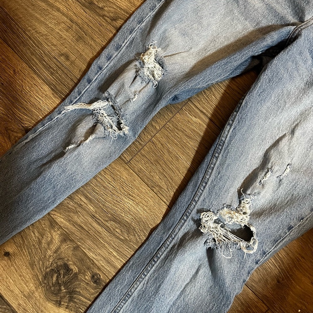 Distressed High Rise Jeans - Picture 4 of 7